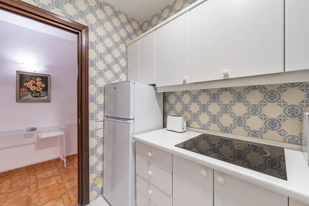 Appartement Oceanfront Retreat: Your Serene Oasis By The Sea! Marbella Spanje