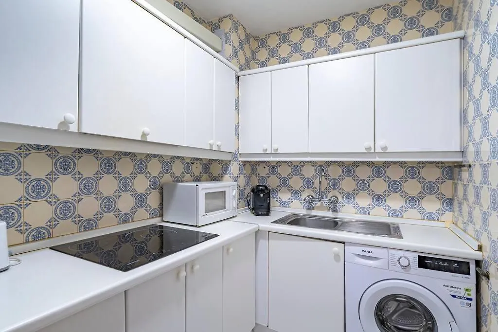 Appartement Oceanfront Retreat: Your Serene Oasis By The Sea! Marbella Spanje